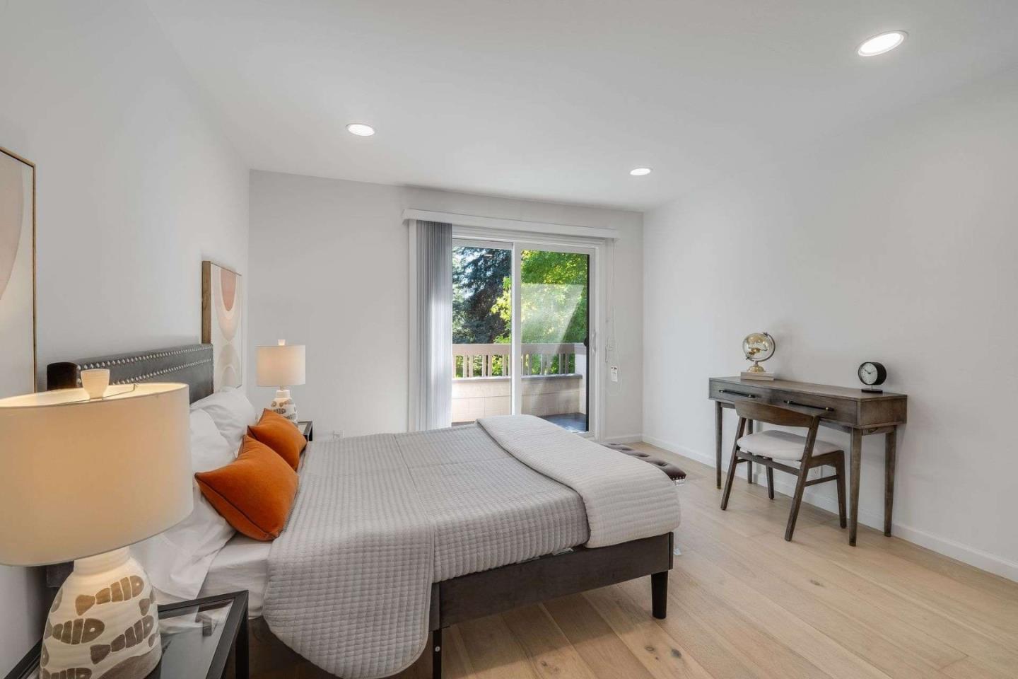Detail Gallery Image 25 of 36 For 228 Sand Hill Cir, Menlo Park,  CA 94025 - 4 Beds | 2/1 Baths