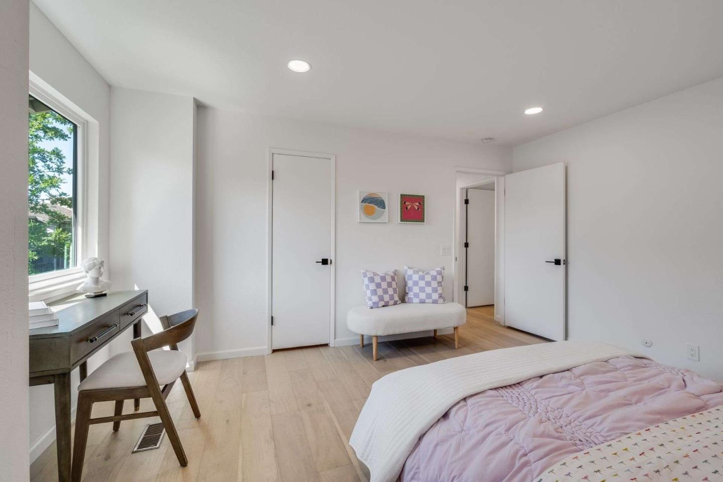 Detail Gallery Image 29 of 36 For 228 Sand Hill Cir, Menlo Park,  CA 94025 - 4 Beds | 2/1 Baths