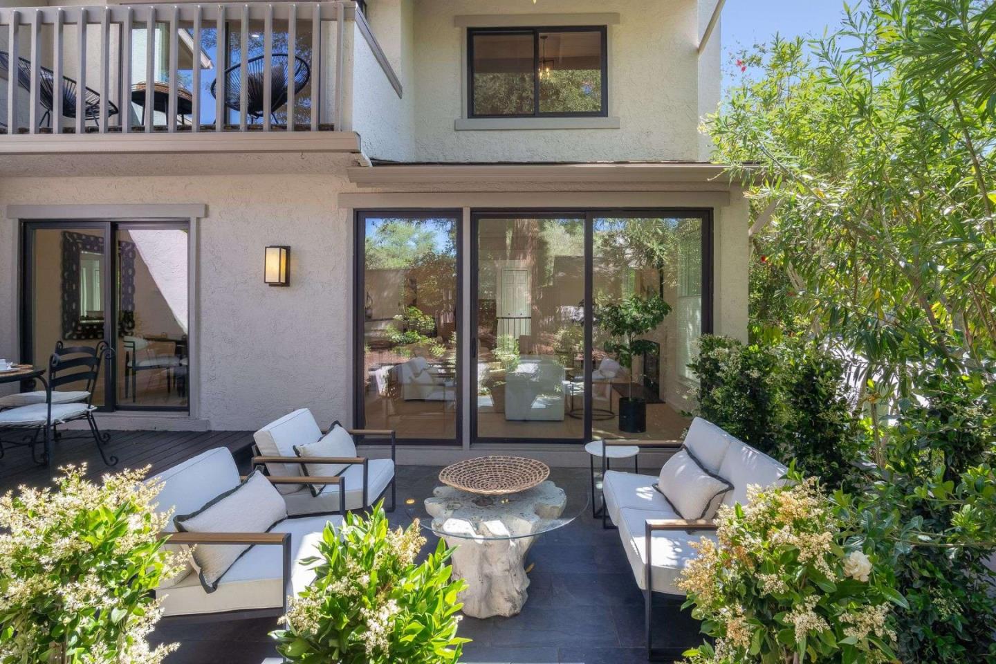 Detail Gallery Image 32 of 36 For 228 Sand Hill Cir, Menlo Park,  CA 94025 - 4 Beds | 2/1 Baths