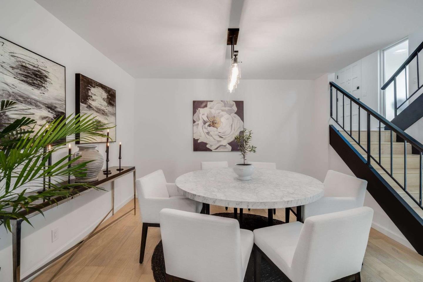 Detail Gallery Image 5 of 36 For 228 Sand Hill Cir, Menlo Park,  CA 94025 - 4 Beds | 2/1 Baths