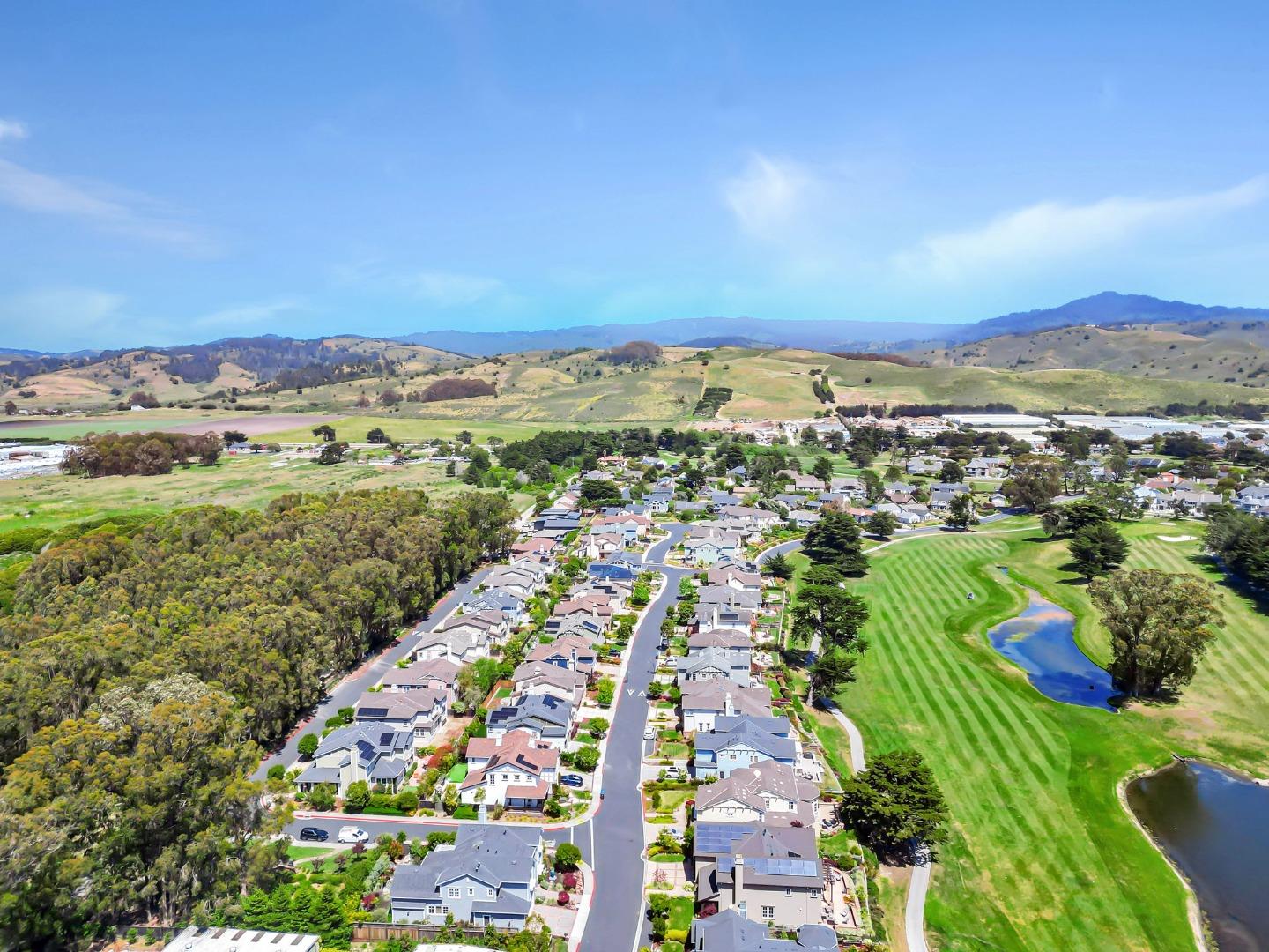 Detail Gallery Image 106 of 118 For 121 Carnoustie Dr, Half Moon Bay,  CA 94019 - 4 Beds | 3/1 Baths