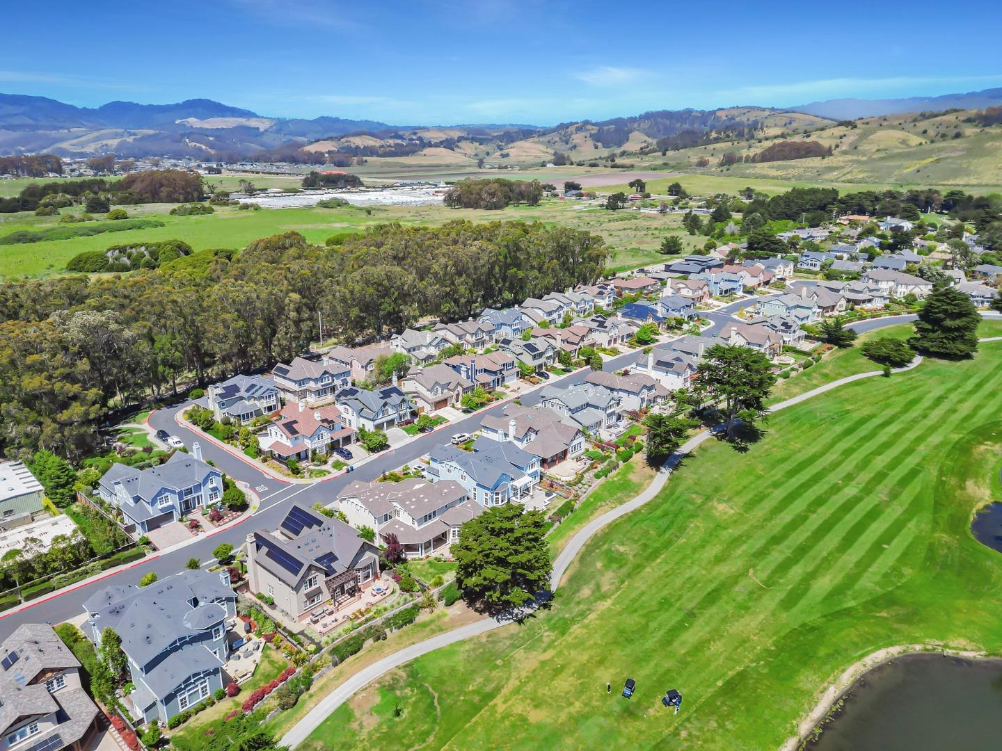 Detail Gallery Image 115 of 118 For 121 Carnoustie Dr, Half Moon Bay,  CA 94019 - 4 Beds | 3/1 Baths
