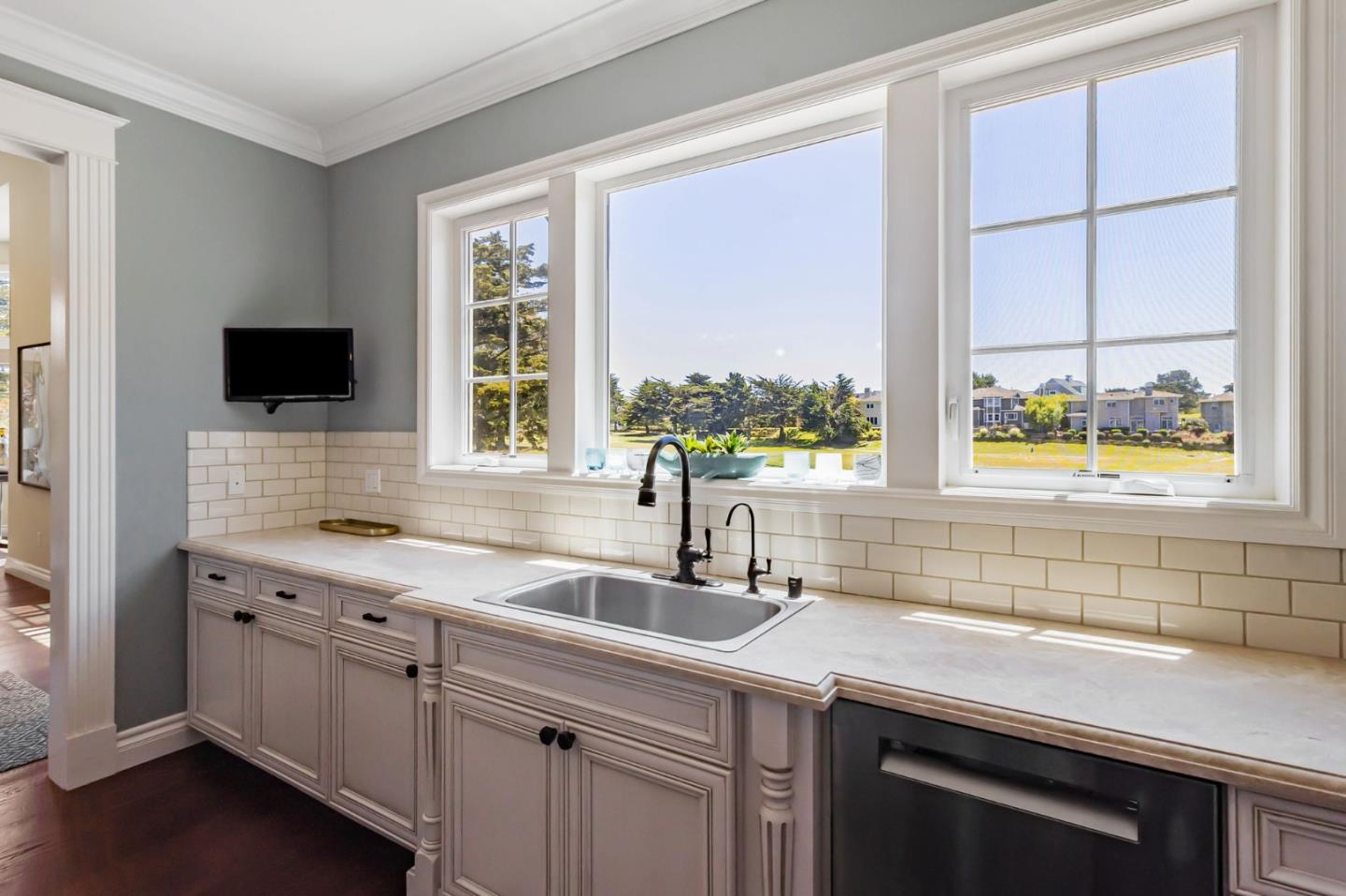 Detail Gallery Image 24 of 118 For 121 Carnoustie Dr, Half Moon Bay,  CA 94019 - 4 Beds | 3/1 Baths