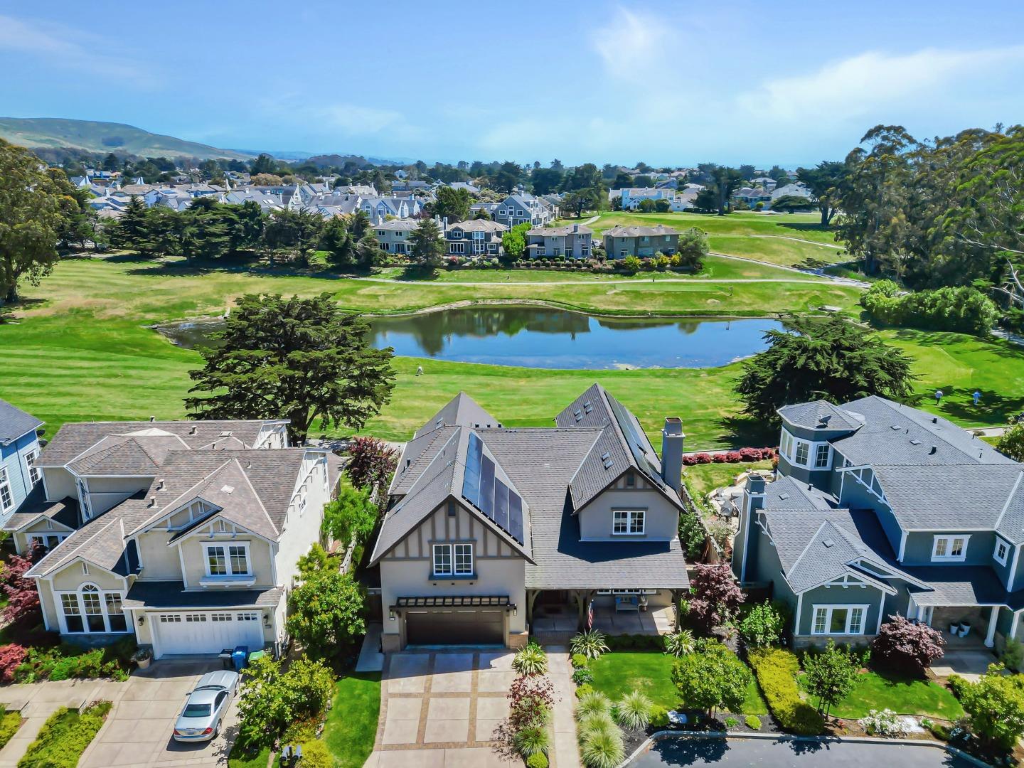 Detail Gallery Image 3 of 118 For 121 Carnoustie Dr, Half Moon Bay,  CA 94019 - 4 Beds | 3/1 Baths