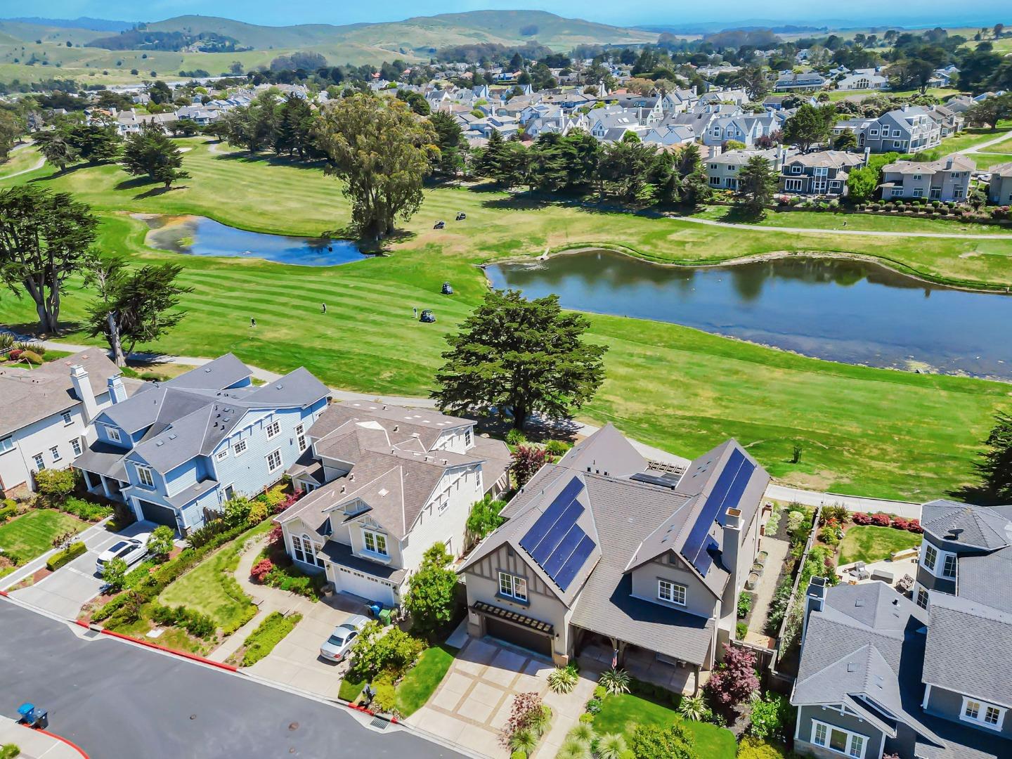 Detail Gallery Image 81 of 118 For 121 Carnoustie Dr, Half Moon Bay,  CA 94019 - 4 Beds | 3/1 Baths