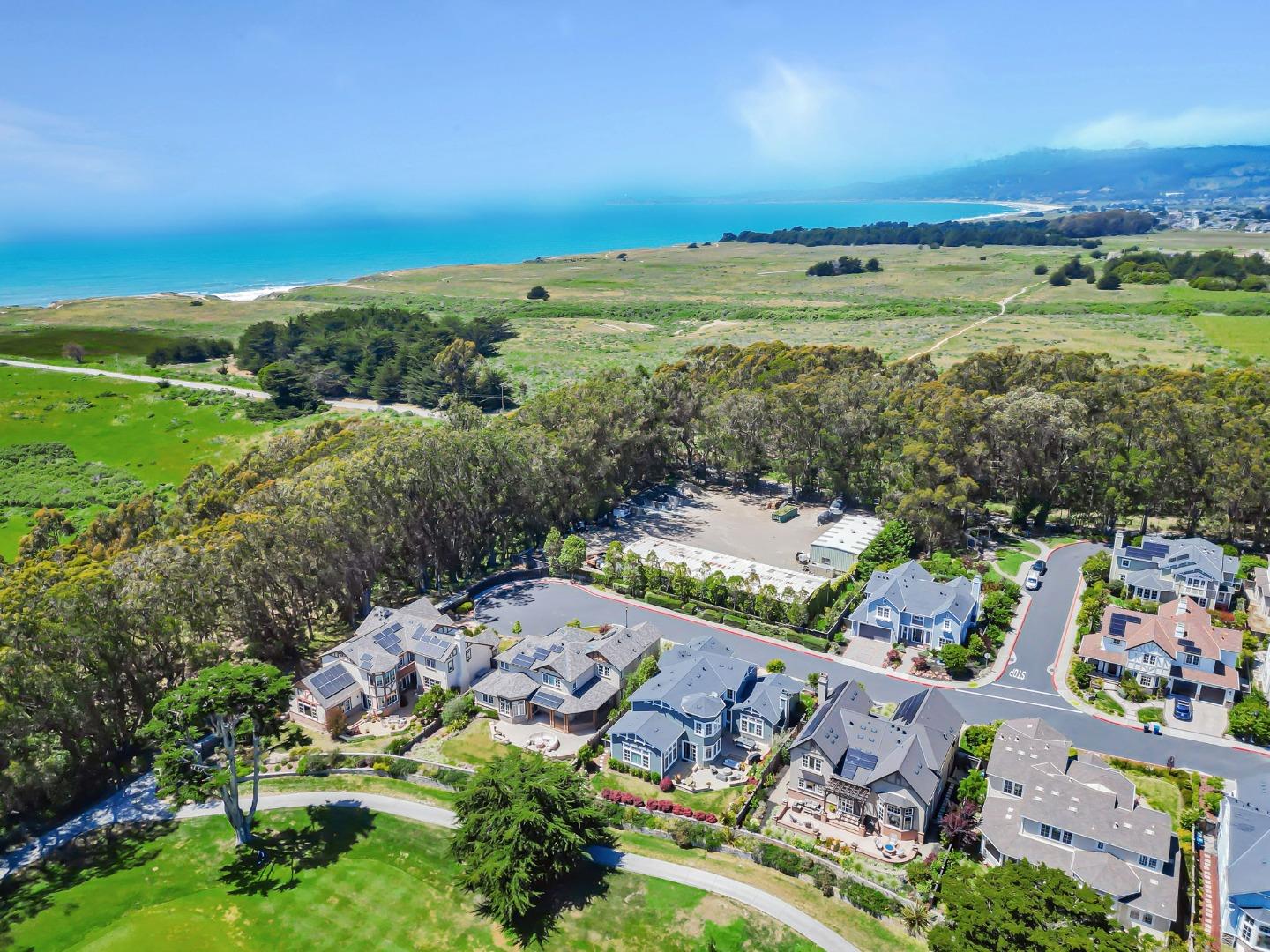 Detail Gallery Image 93 of 118 For 121 Carnoustie Dr, Half Moon Bay,  CA 94019 - 4 Beds | 3/1 Baths