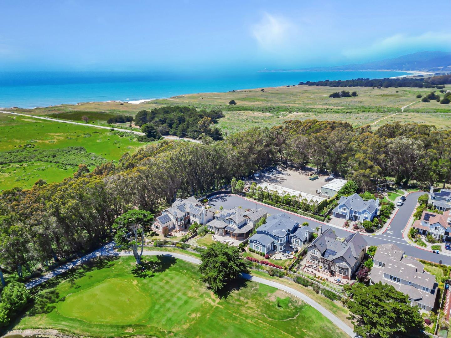 Detail Gallery Image 94 of 118 For 121 Carnoustie Dr, Half Moon Bay,  CA 94019 - 4 Beds | 3/1 Baths