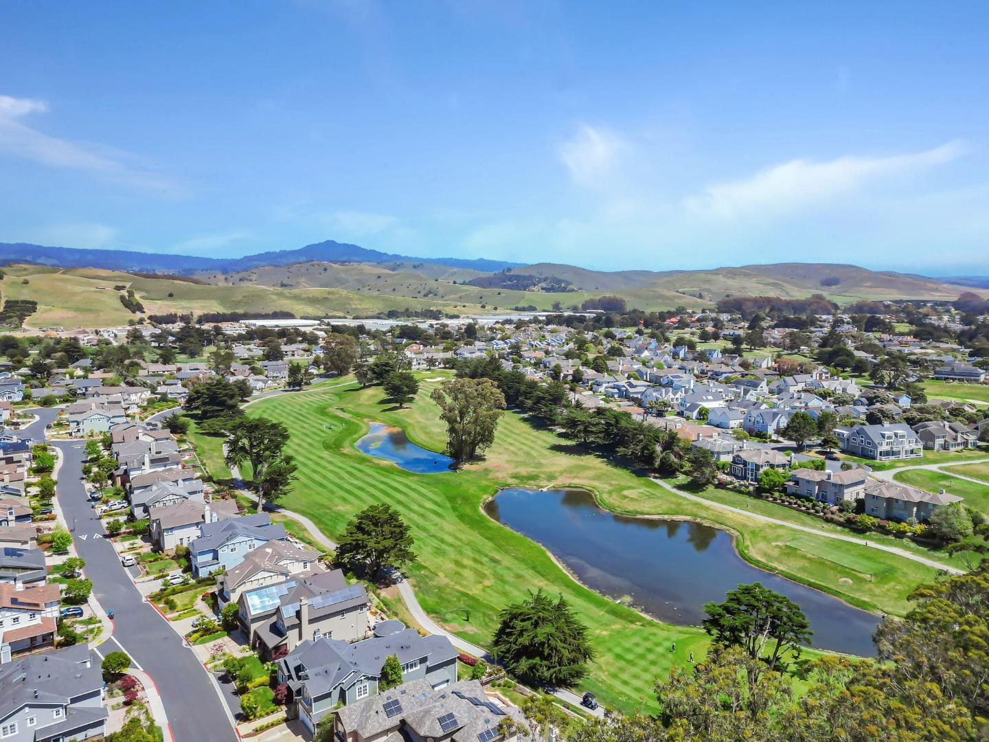 Detail Gallery Image 98 of 118 For 121 Carnoustie Dr, Half Moon Bay,  CA 94019 - 4 Beds | 3/1 Baths