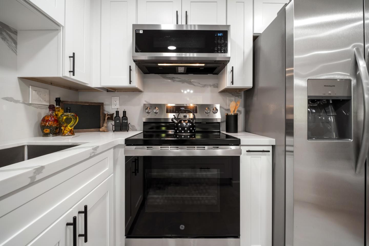 Detail Gallery Image 12 of 47 For 2453 Diane Marie Way, Santa Clara,  CA 95050 - 3 Beds | 2 Baths