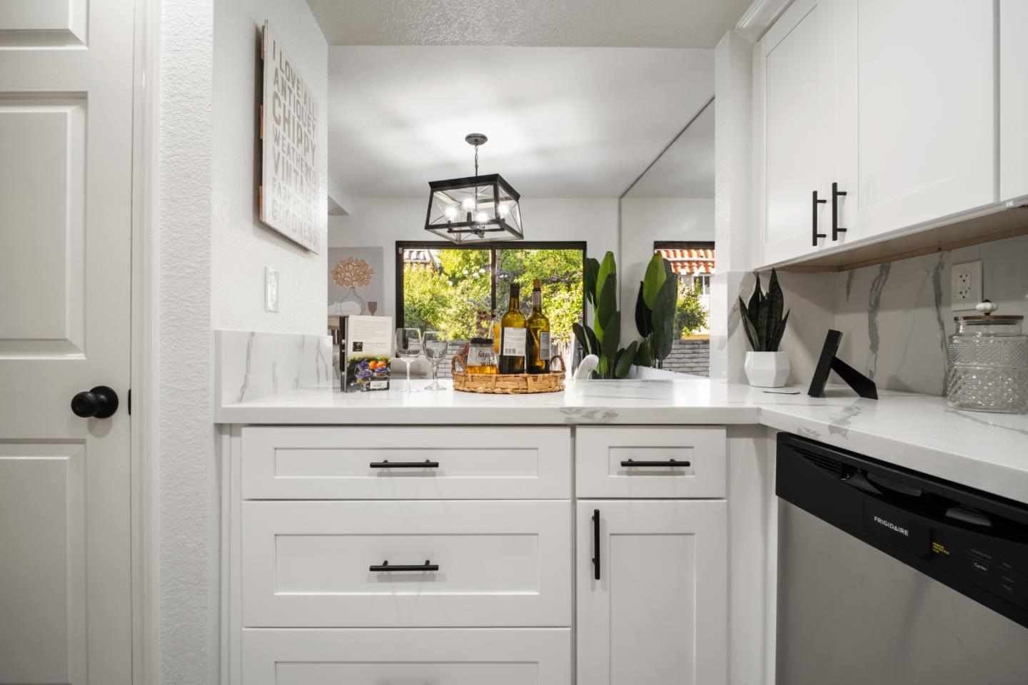 Detail Gallery Image 13 of 47 For 2453 Diane Marie Way, Santa Clara,  CA 95050 - 3 Beds | 2 Baths
