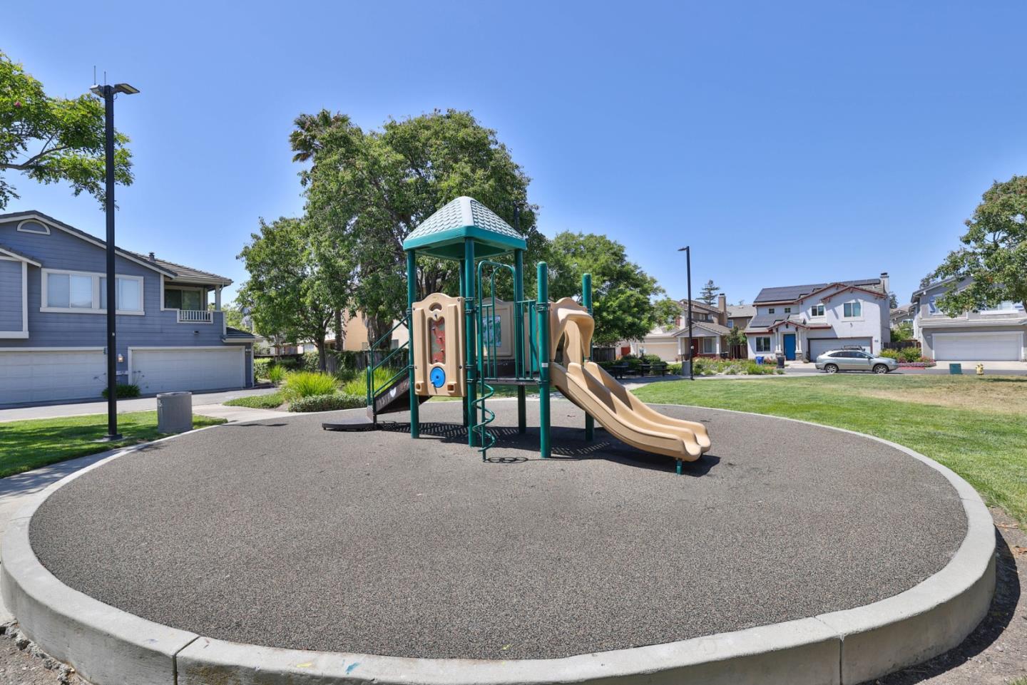Detail Gallery Image 28 of 29 For 21 Pond Ct, Milpitas,  CA 95035 - 3 Beds | 2/1 Baths