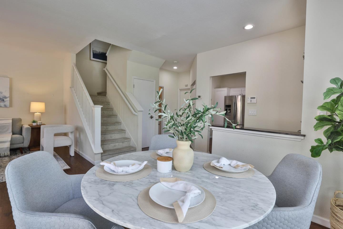 Detail Gallery Image 9 of 29 For 21 Pond Ct, Milpitas,  CA 95035 - 3 Beds | 2/1 Baths