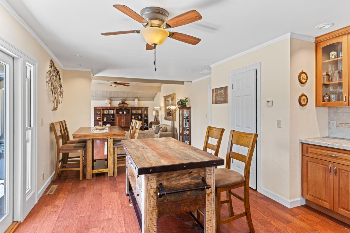Detail Gallery Image 11 of 76 For 13700 Sycamore Dr, Morgan Hill,  CA 95037 - 3 Beds | 2/1 Baths