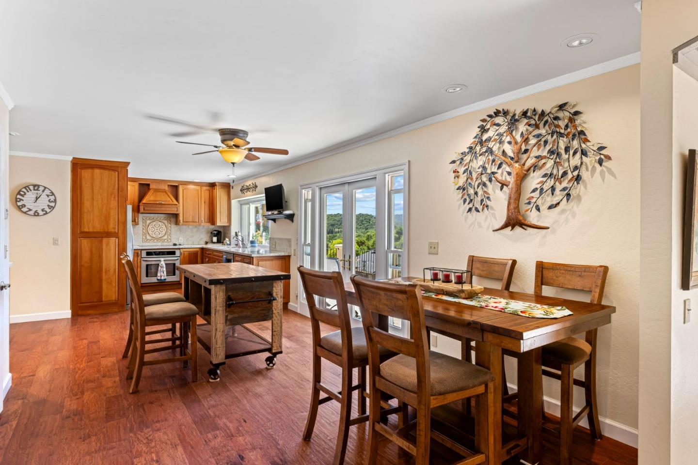 Detail Gallery Image 13 of 76 For 13700 Sycamore Dr, Morgan Hill,  CA 95037 - 3 Beds | 2/1 Baths