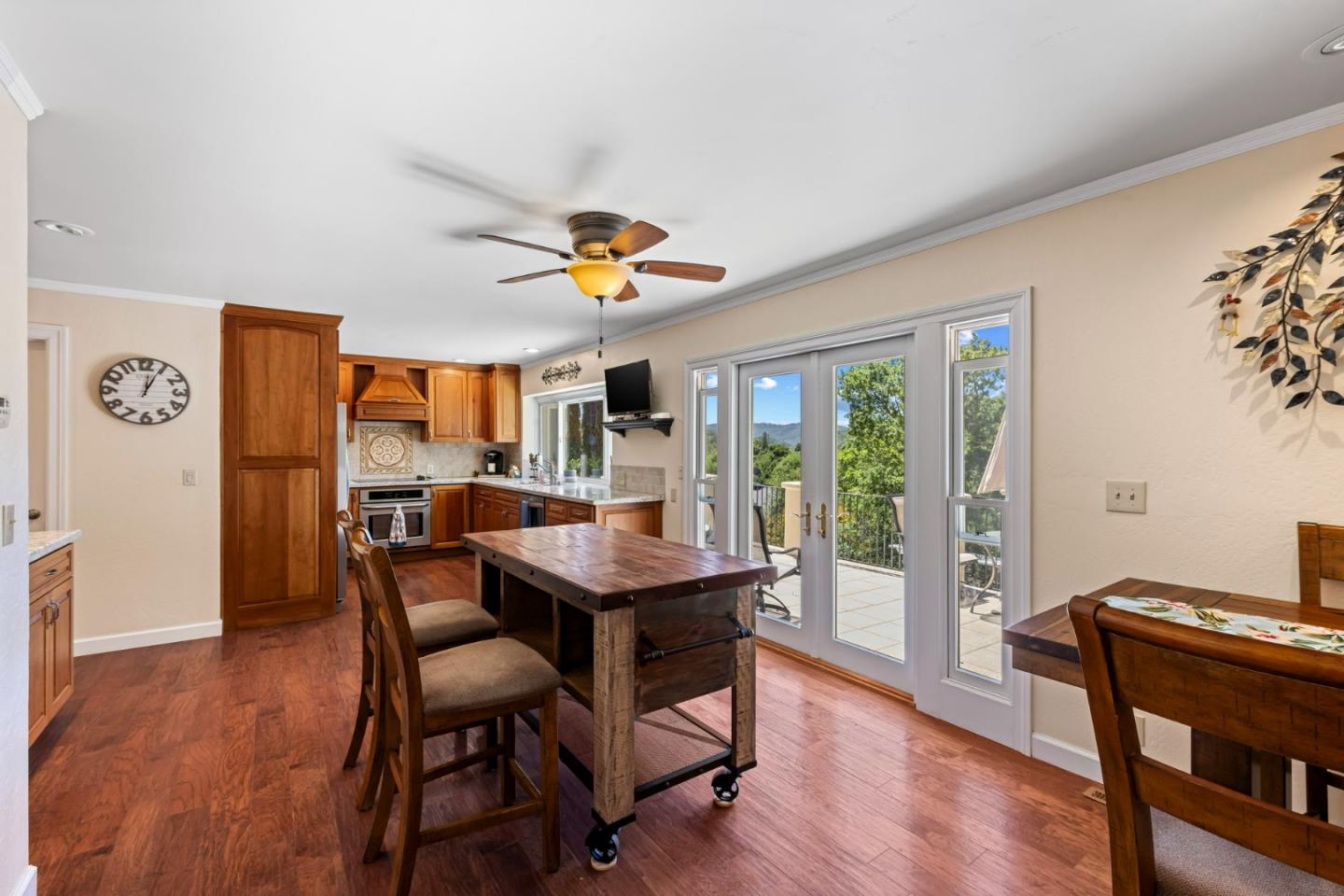 Detail Gallery Image 14 of 76 For 13700 Sycamore Dr, Morgan Hill,  CA 95037 - 3 Beds | 2/1 Baths