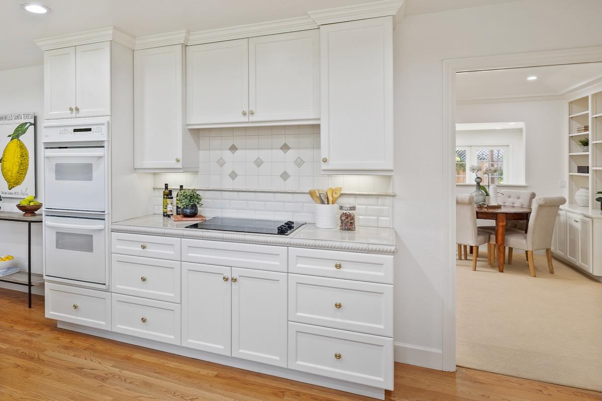 Detail Gallery Image 13 of 42 For 1435 Highland View Ct, Los Altos,  CA 94024 - 4 Beds | 3 Baths