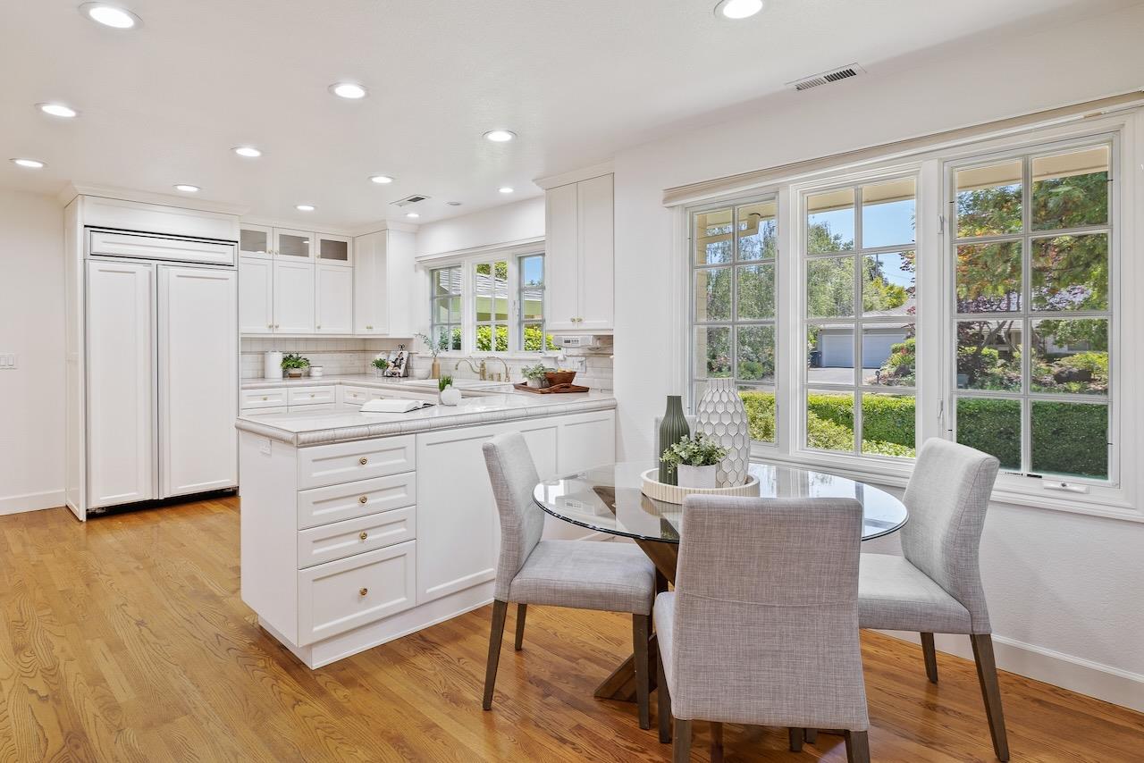 Detail Gallery Image 14 of 42 For 1435 Highland View Ct, Los Altos,  CA 94024 - 4 Beds | 3 Baths
