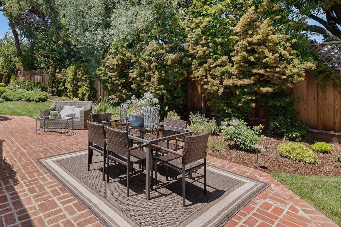 Detail Gallery Image 16 of 42 For 1435 Highland View Ct, Los Altos,  CA 94024 - 4 Beds | 3 Baths