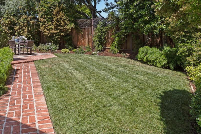 Detail Gallery Image 19 of 42 For 1435 Highland View Ct, Los Altos,  CA 94024 - 4 Beds | 3 Baths