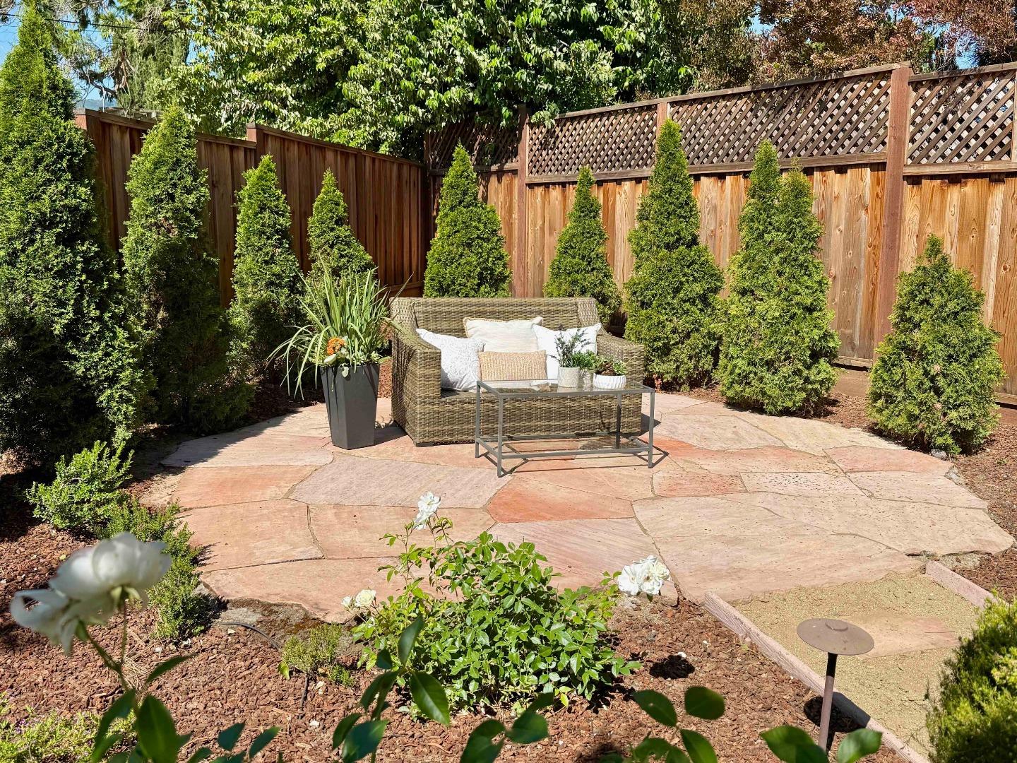 Detail Gallery Image 21 of 42 For 1435 Highland View Ct, Los Altos,  CA 94024 - 4 Beds | 3 Baths