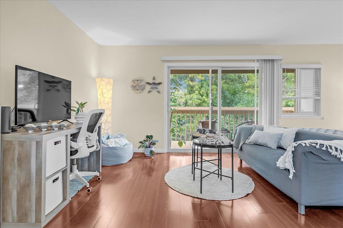 Detail Gallery Image 2 of 34 For 300 Glenwood Cir #291,  Monterey,  CA 93940 - 1 Beds | 1 Baths