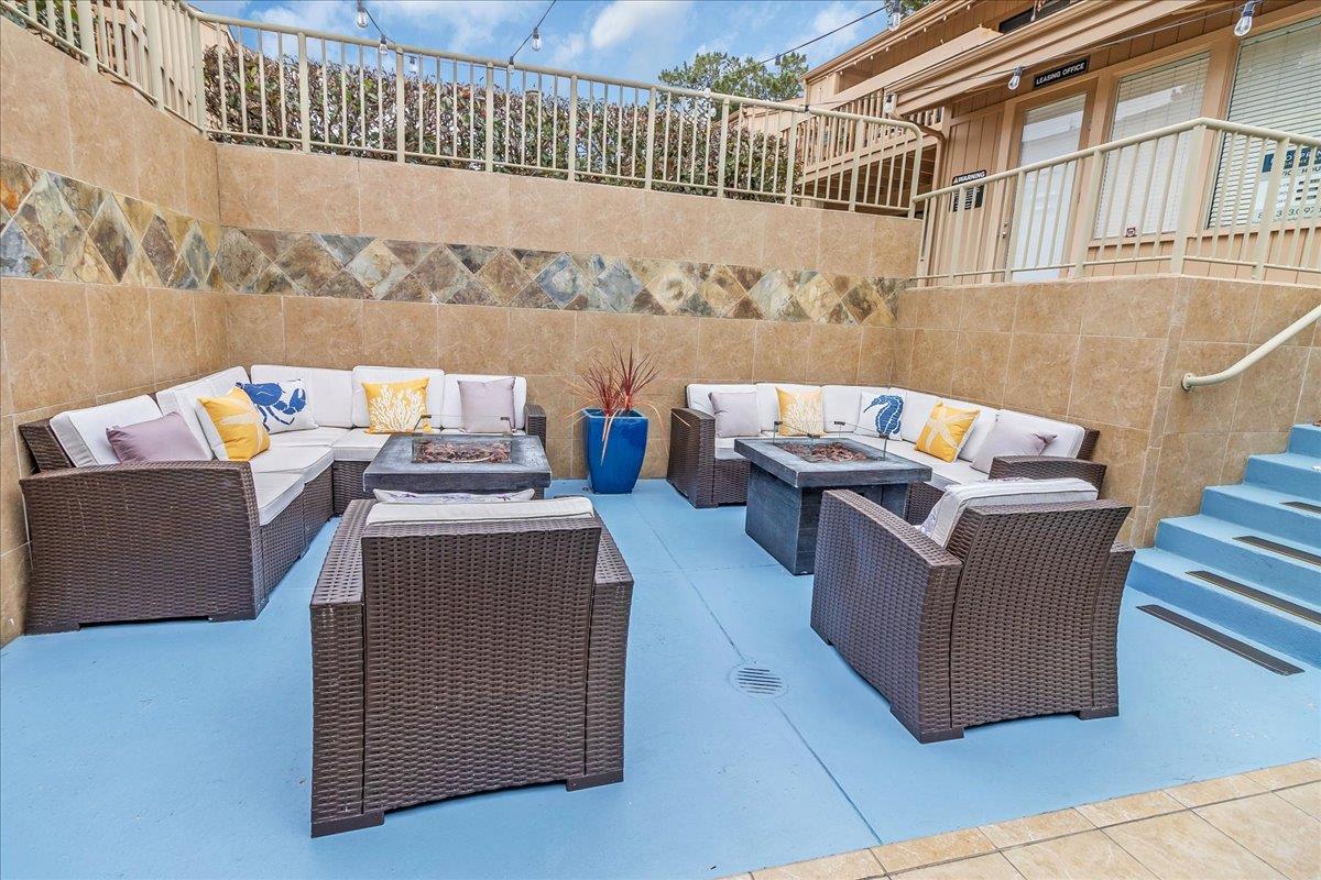Detail Gallery Image 23 of 34 For 300 Glenwood Cir #291,  Monterey,  CA 93940 - 1 Beds | 1 Baths