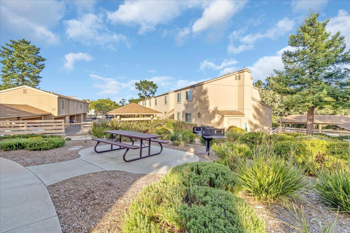 Detail Gallery Image 30 of 34 For 300 Glenwood Cir #291,  Monterey,  CA 93940 - 1 Beds | 1 Baths
