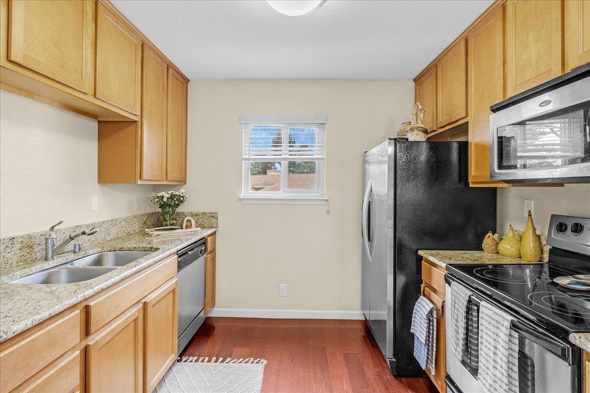 Detail Gallery Image 7 of 34 For 300 Glenwood Cir #291,  Monterey,  CA 93940 - 1 Beds | 1 Baths