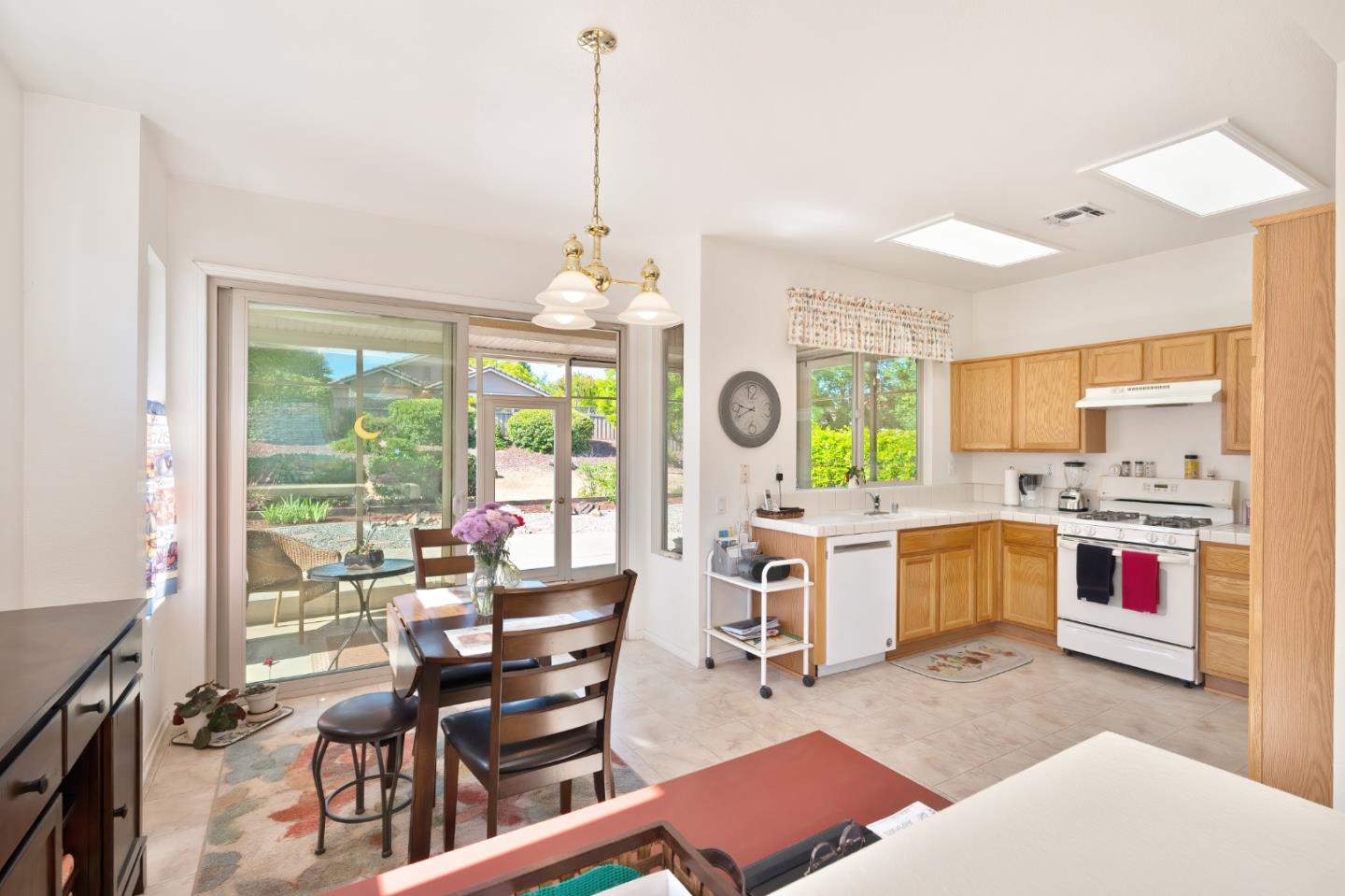 Detail Gallery Image 11 of 22 For 2435 Monument Ct, Lincoln,  CA 95648 - 2 Beds | 2 Baths