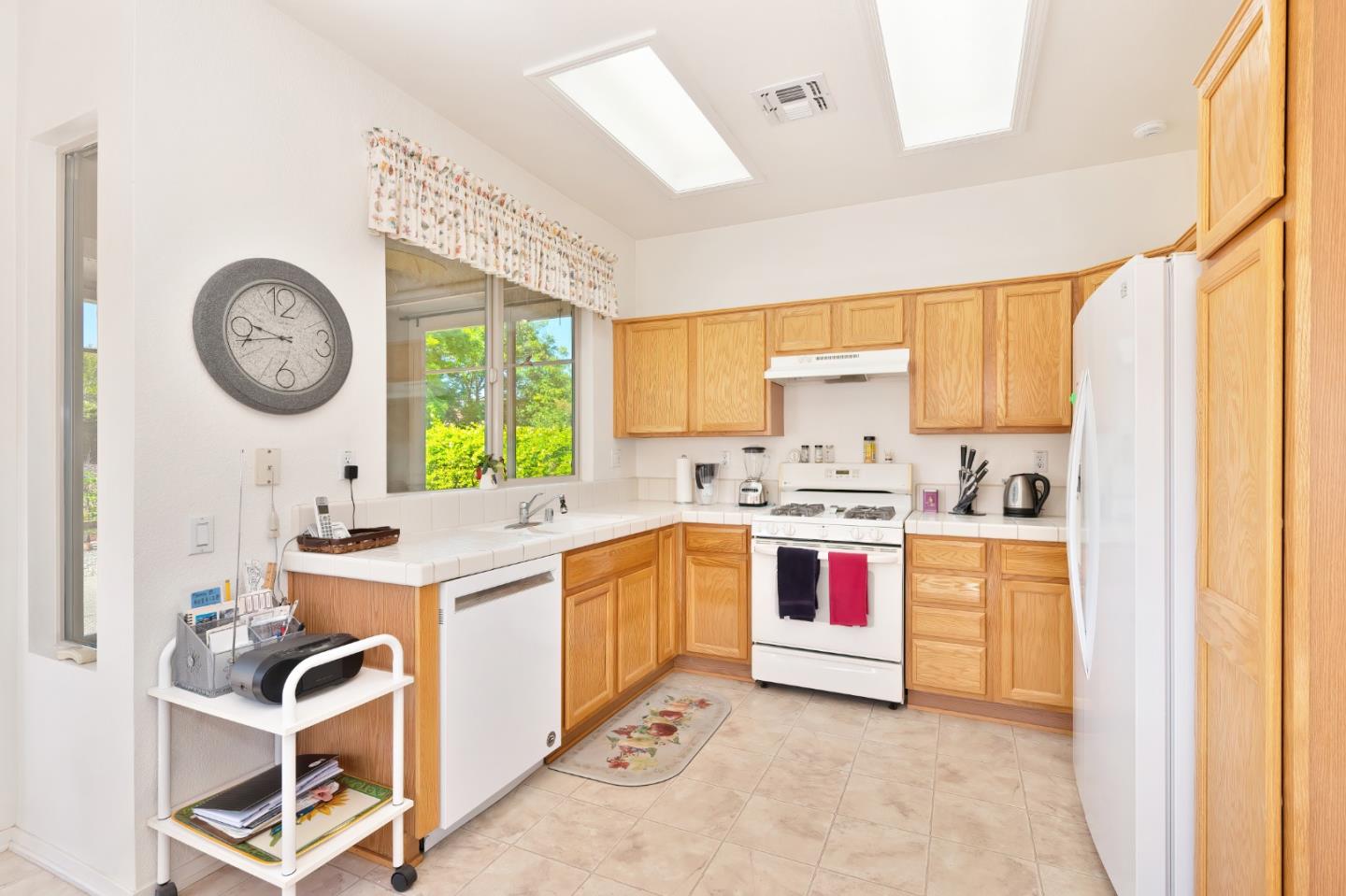 Detail Gallery Image 12 of 22 For 2435 Monument Ct, Lincoln,  CA 95648 - 2 Beds | 2 Baths