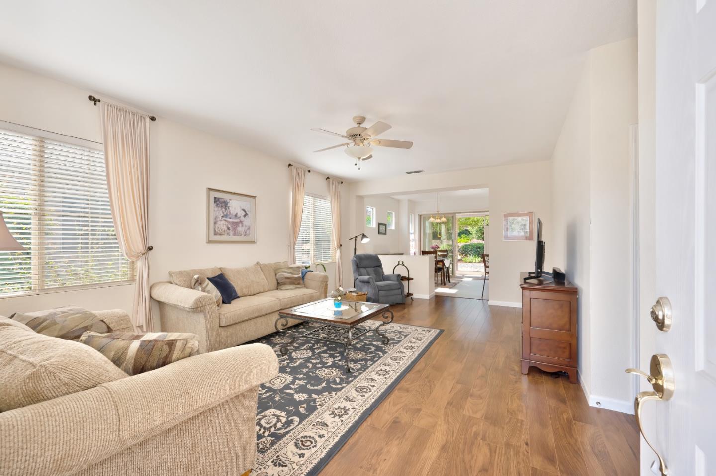 Detail Gallery Image 4 of 22 For 2435 Monument Ct, Lincoln,  CA 95648 - 2 Beds | 2 Baths
