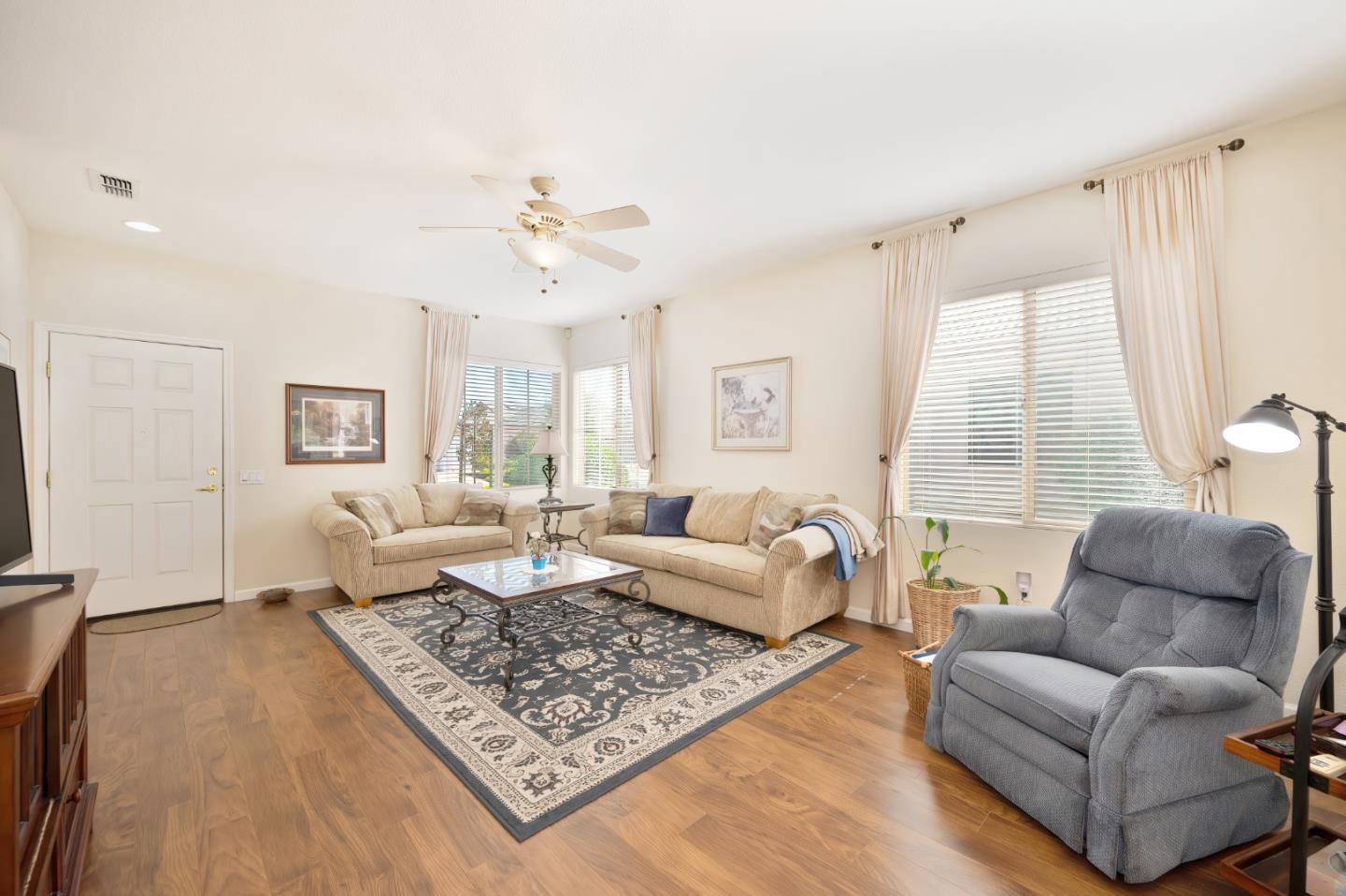 Detail Gallery Image 6 of 22 For 2435 Monument Ct, Lincoln,  CA 95648 - 2 Beds | 2 Baths