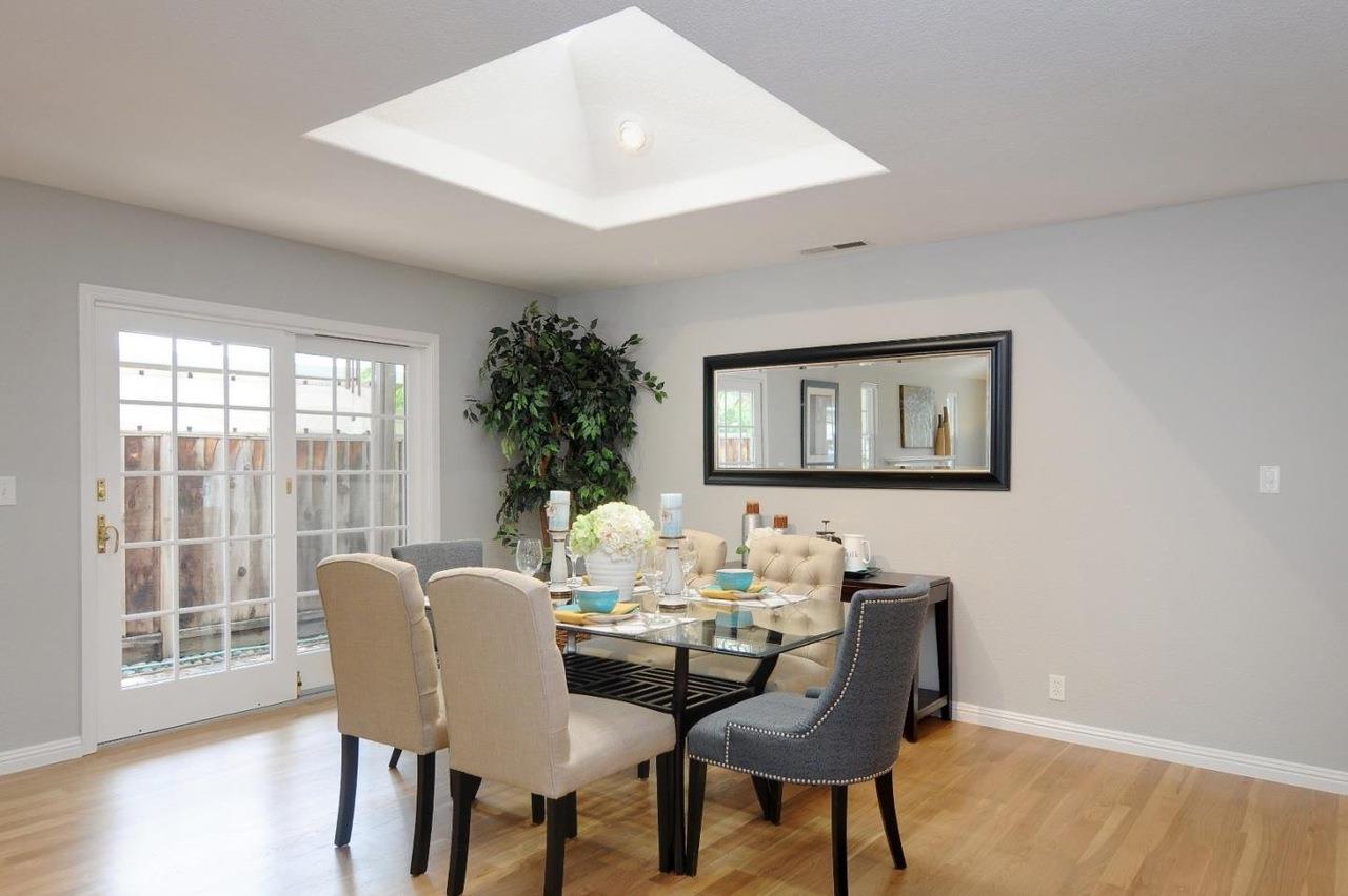 Detail Gallery Image 12 of 17 For 2726 Kipling St, Palo Alto,  CA 94306 - 4 Beds | 2/1 Baths