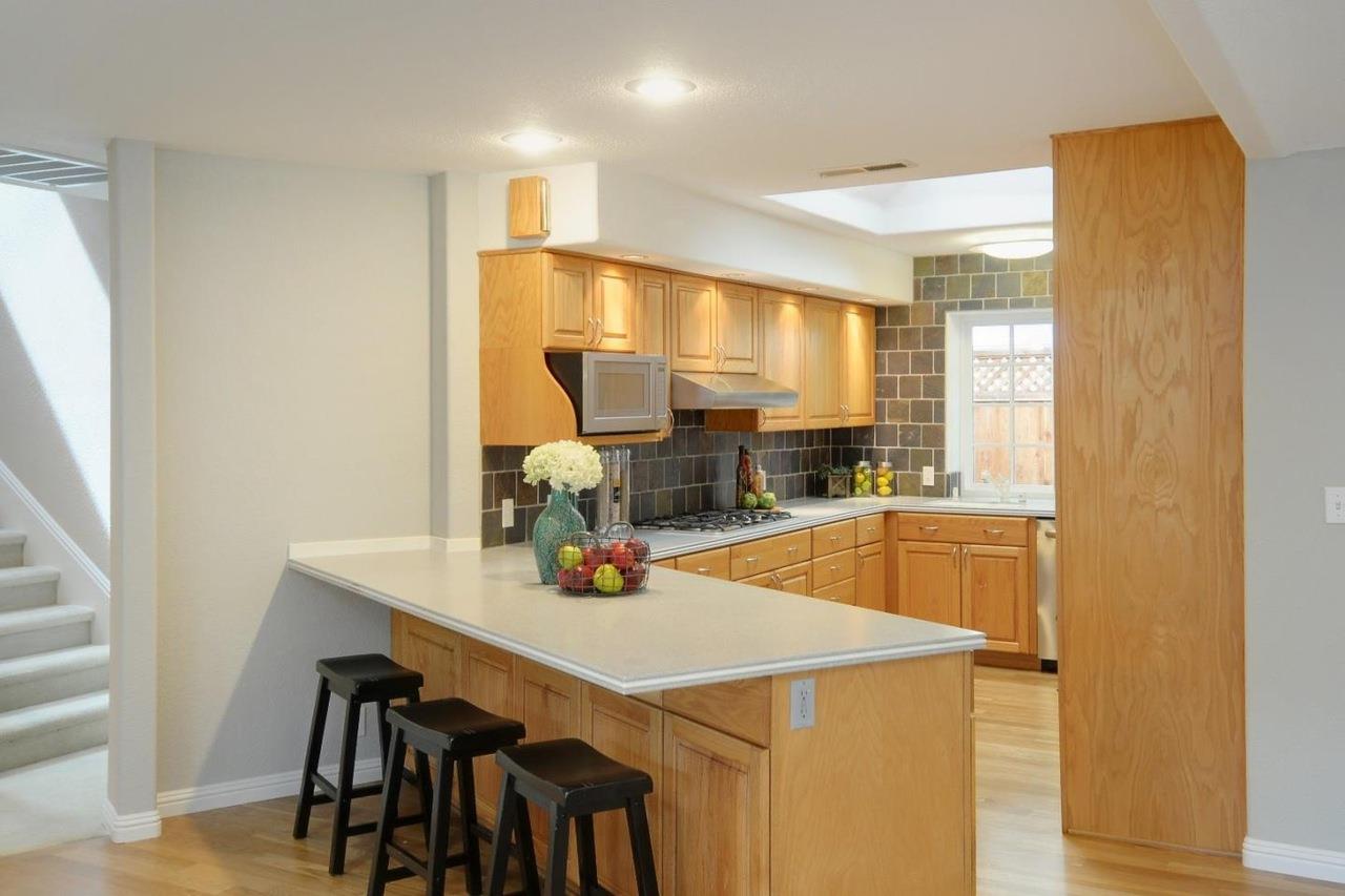 Detail Gallery Image 15 of 17 For 2726 Kipling St, Palo Alto,  CA 94306 - 4 Beds | 2/1 Baths