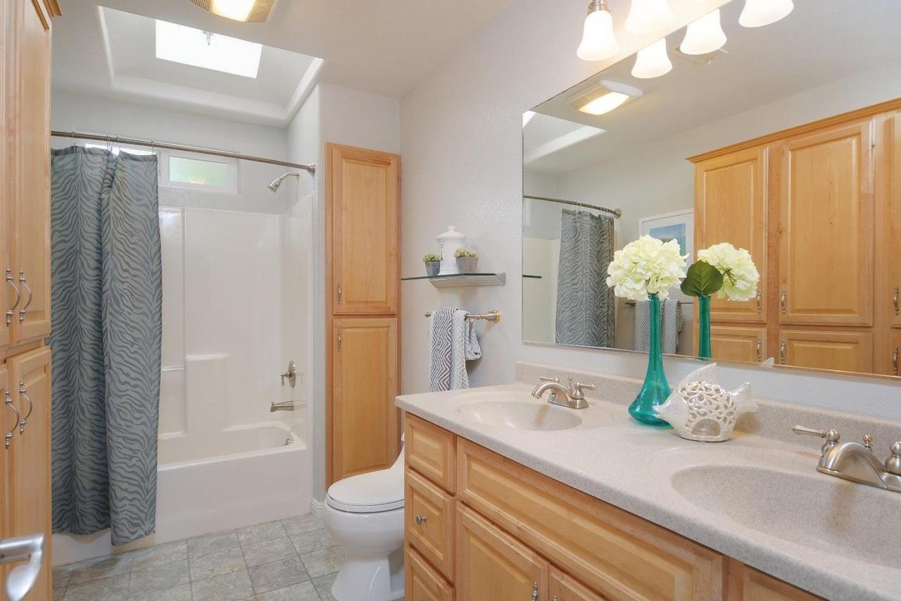 Detail Gallery Image 6 of 17 For 2726 Kipling St, Palo Alto,  CA 94306 - 4 Beds | 2/1 Baths