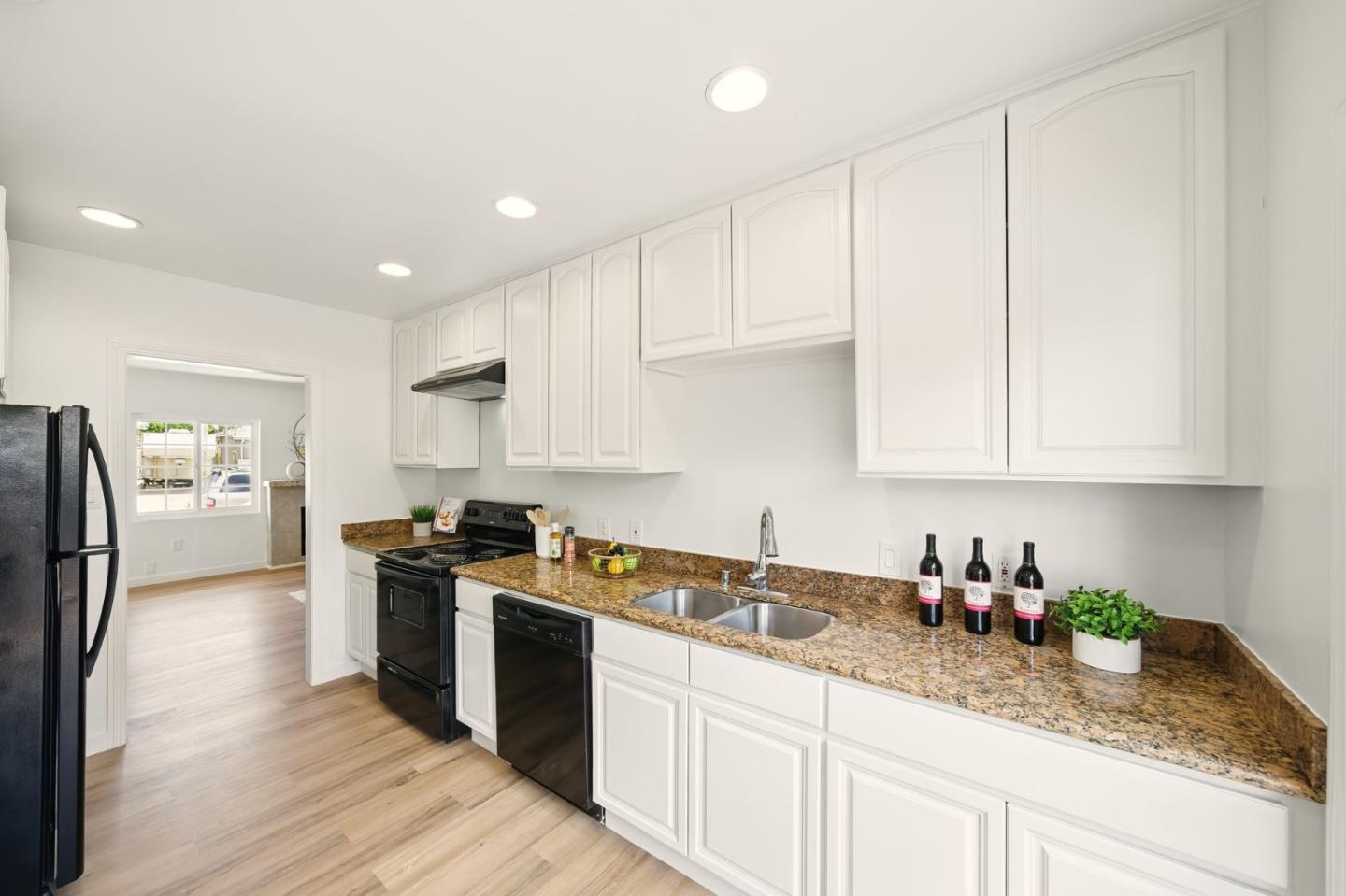 Detail Gallery Image 5 of 29 For 27239 Dunbar Pl, Hayward,  CA 94544 - 4 Beds | 2 Baths