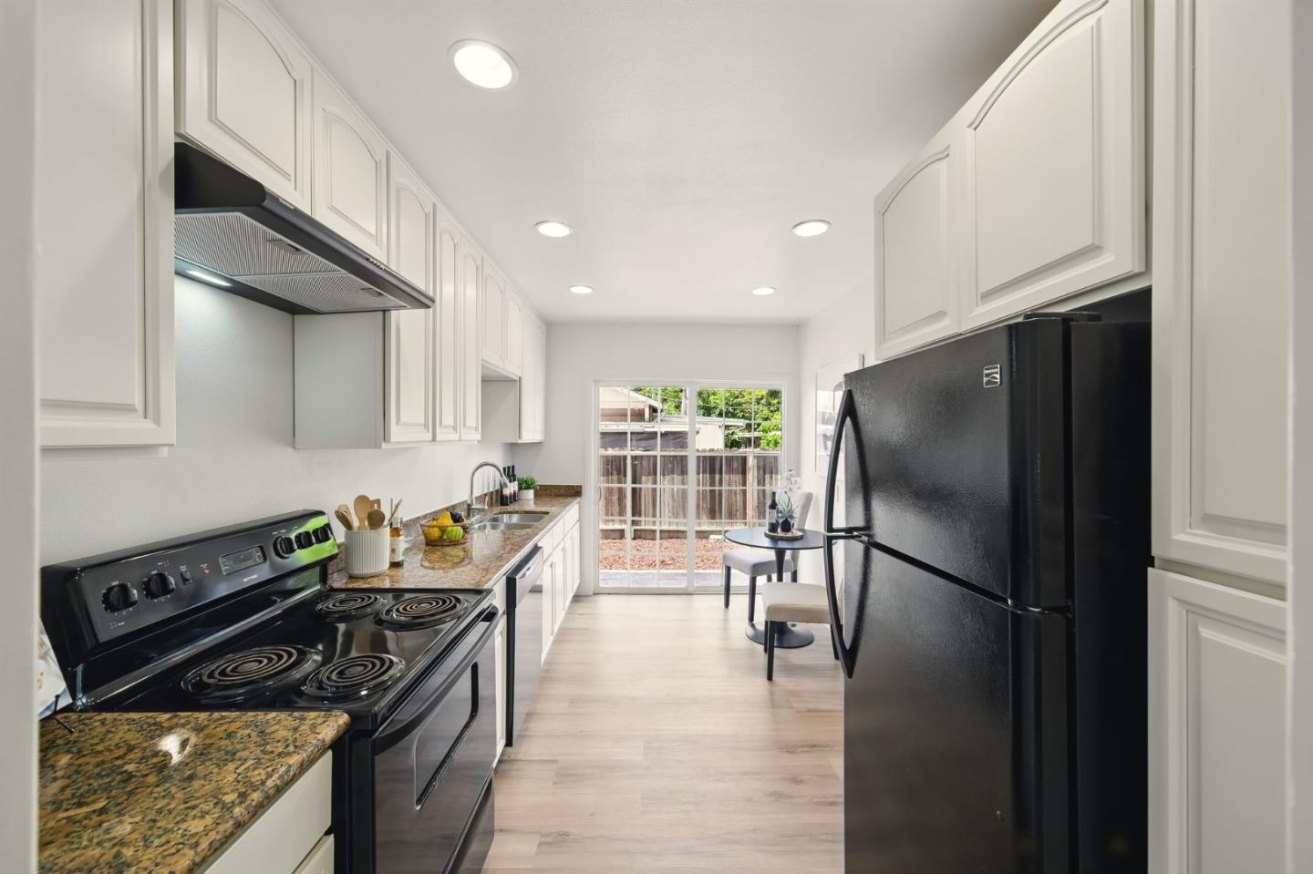 Detail Gallery Image 6 of 29 For 27239 Dunbar Pl, Hayward,  CA 94544 - 4 Beds | 2 Baths
