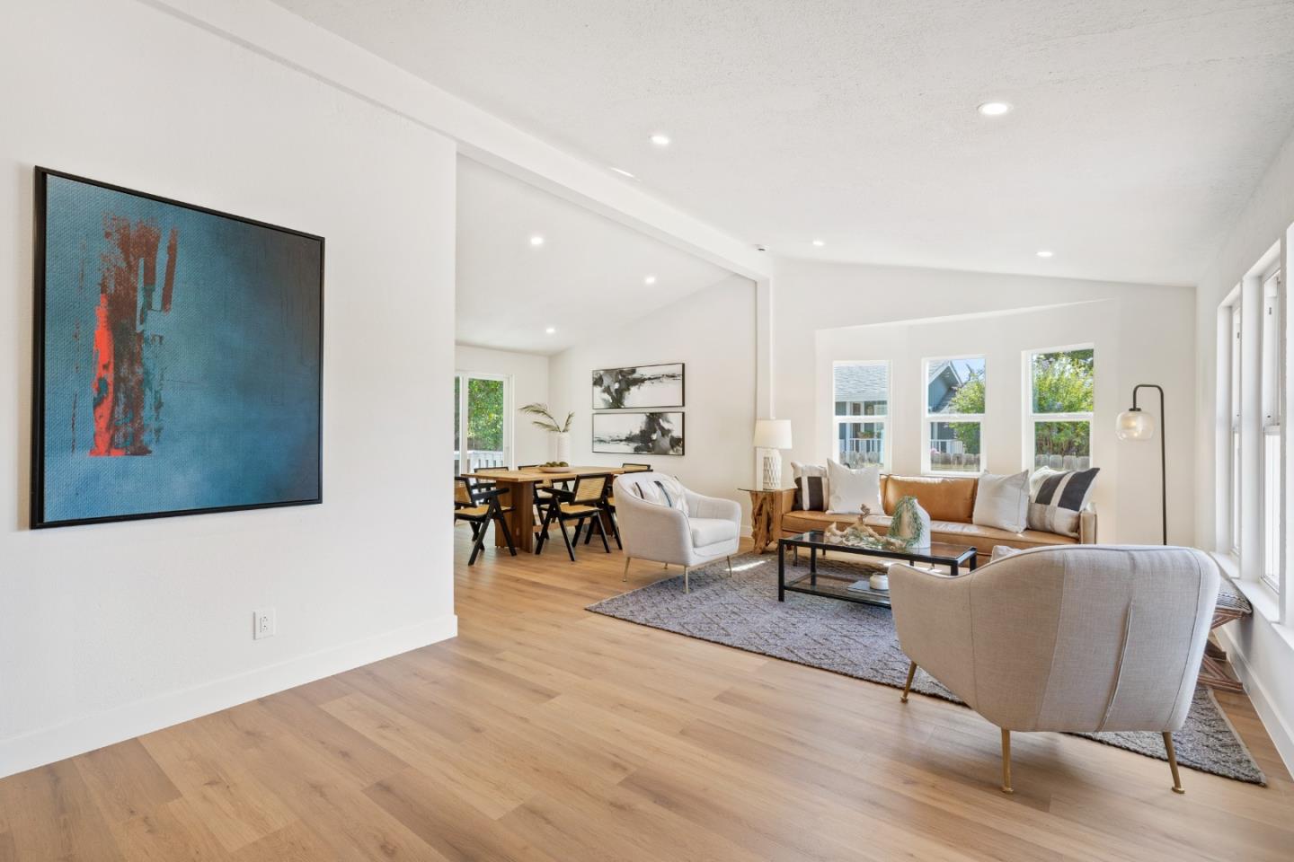 Detail Gallery Image 2 of 22 For 1125 Cypress St, East Palo Alto,  CA 94303 - 3 Beds | 2 Baths