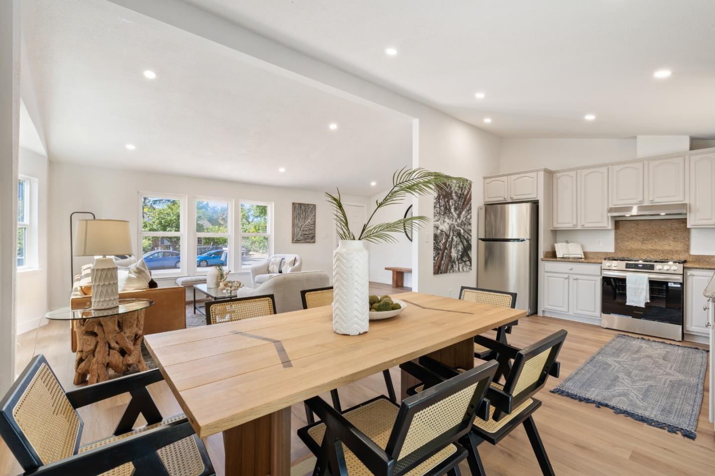 Detail Gallery Image 7 of 22 For 1125 Cypress St, East Palo Alto,  CA 94303 - 3 Beds | 2 Baths