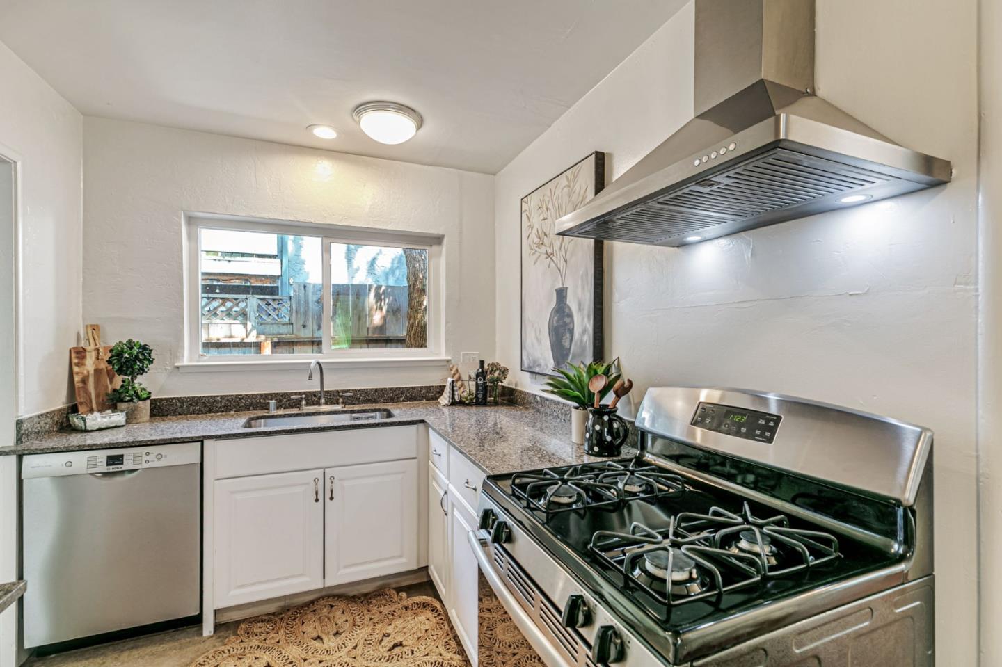 Detail Gallery Image 8 of 19 For 558 N 4th St, San Jose,  CA 95112 - – Beds | – Baths