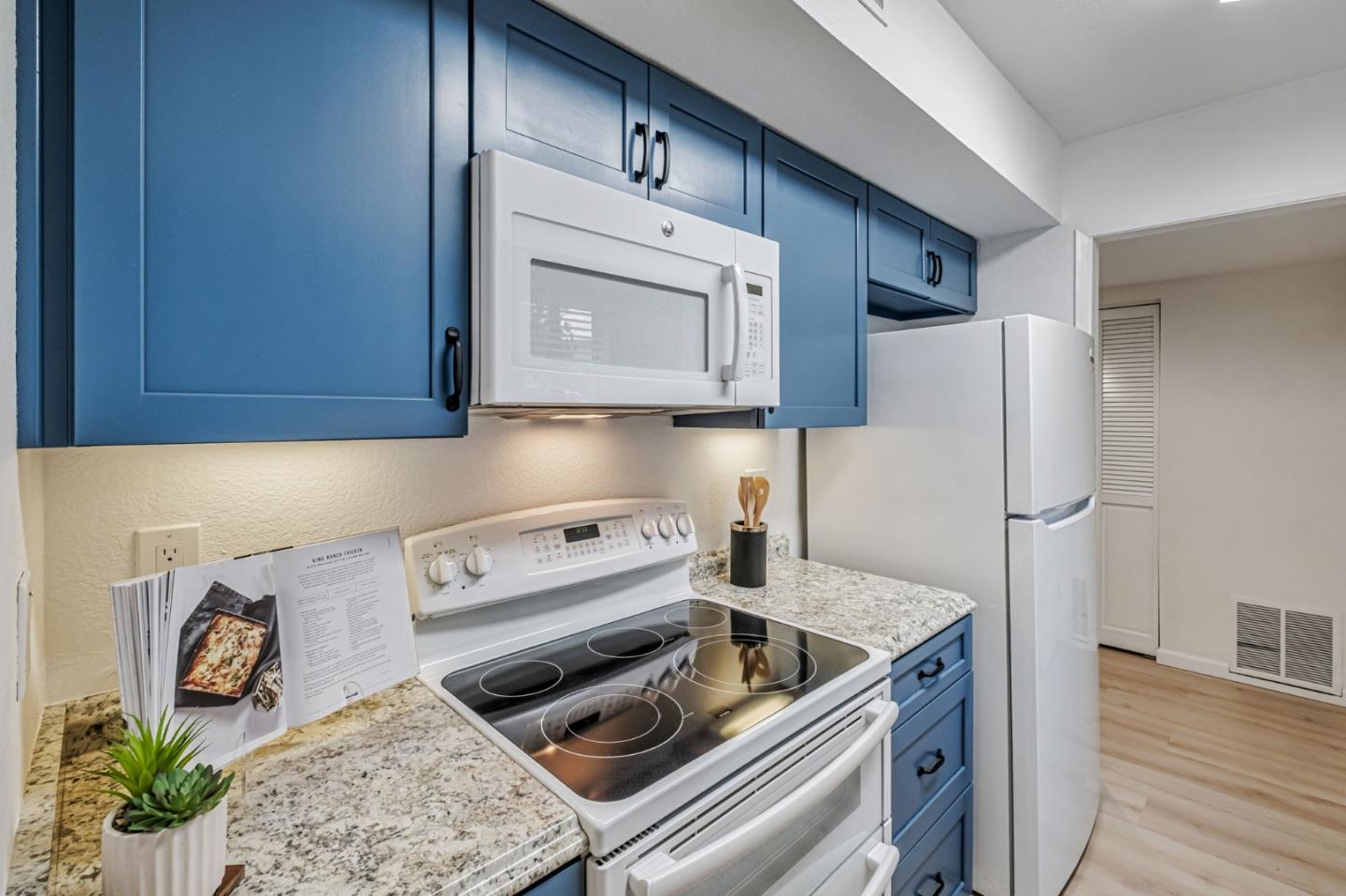 Detail Gallery Image 11 of 40 For 111 Bean Creek Rd #97,  Scotts Valley,  CA 95066 - 2 Beds | 1/1 Baths