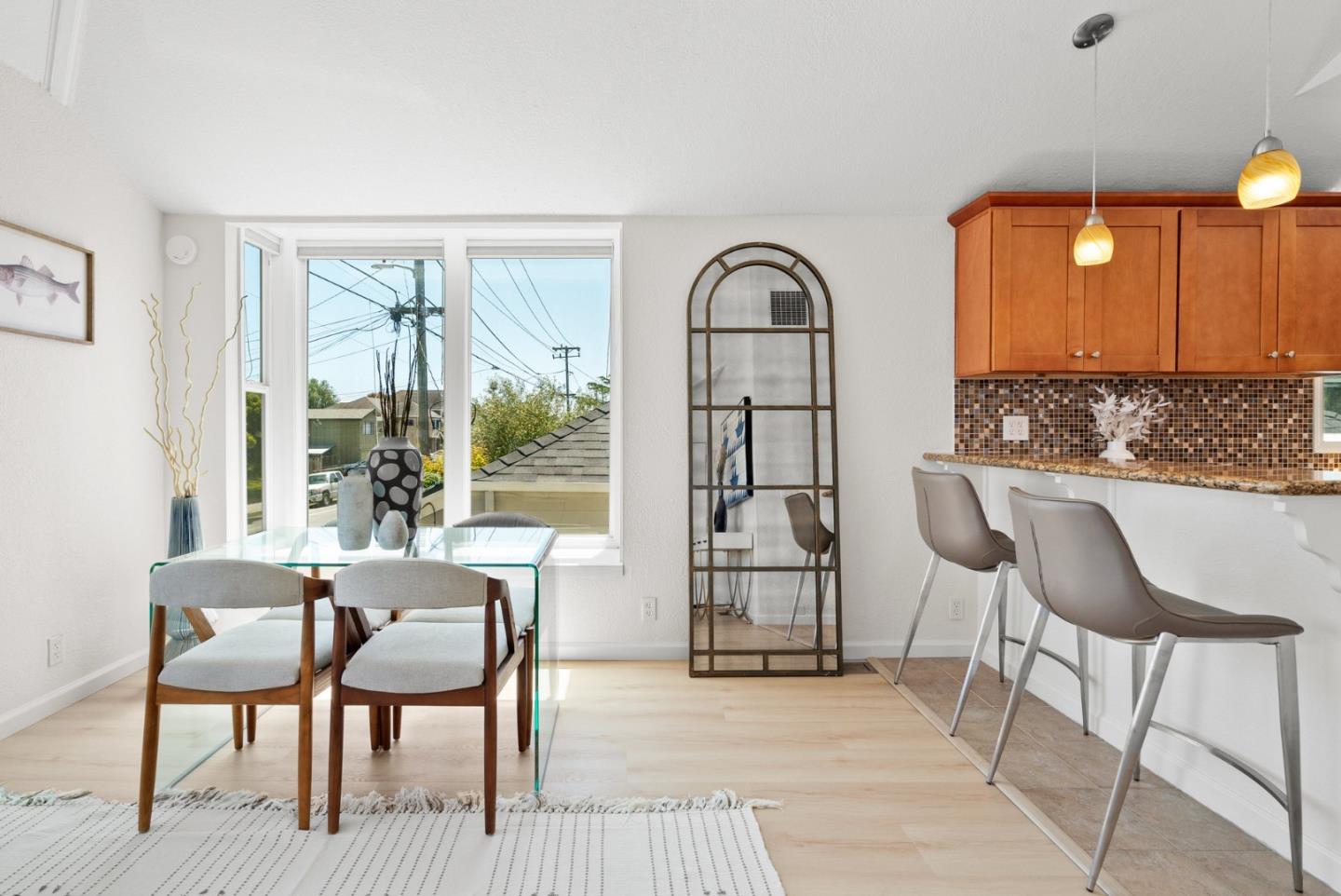 Detail Gallery Image 10 of 47 For 407 Seabright Ave, Santa Cruz,  CA 95062 - 3 Beds | 2 Baths