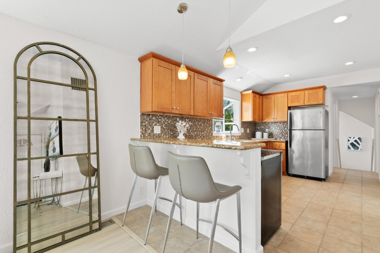 Detail Gallery Image 14 of 47 For 407 Seabright Ave, Santa Cruz,  CA 95062 - 3 Beds | 2 Baths