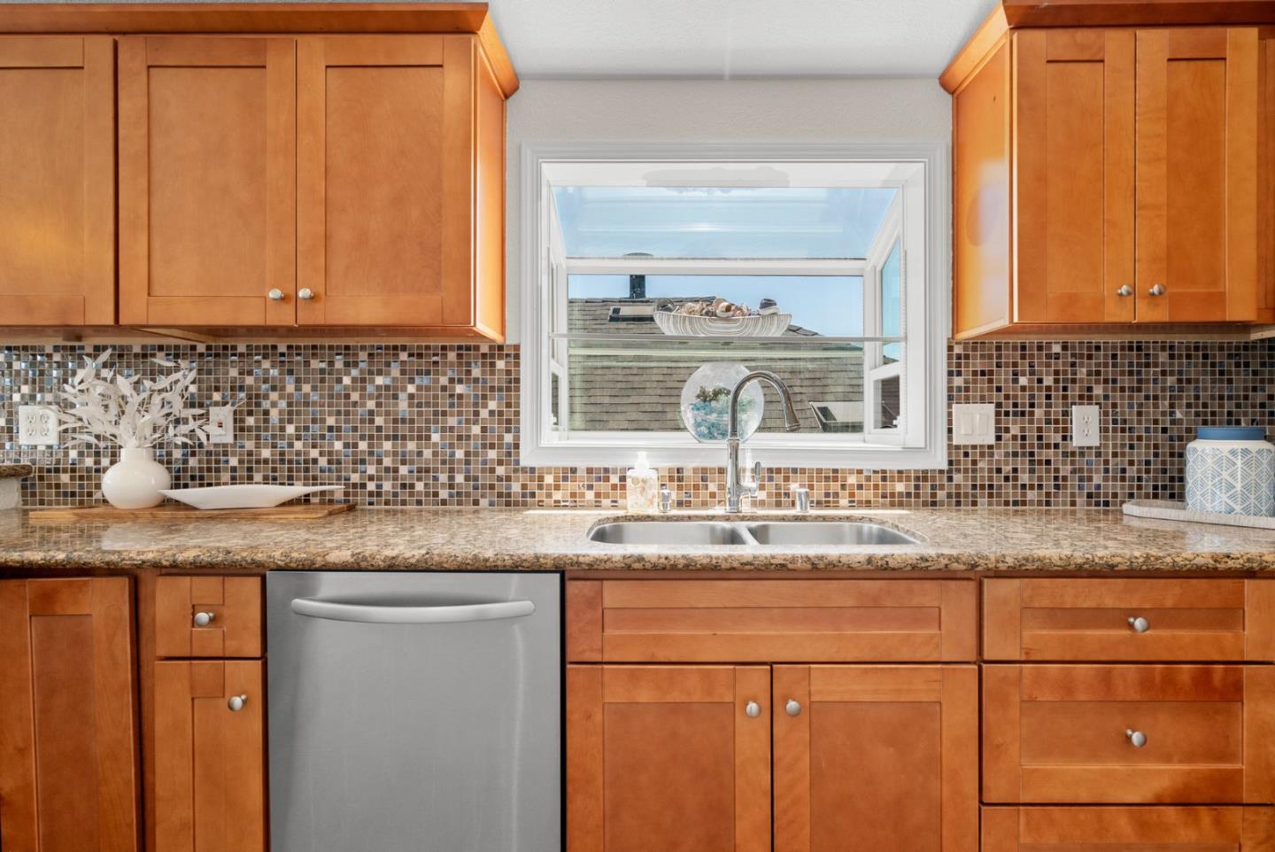 Detail Gallery Image 18 of 47 For 407 Seabright Ave, Santa Cruz,  CA 95062 - 3 Beds | 2 Baths