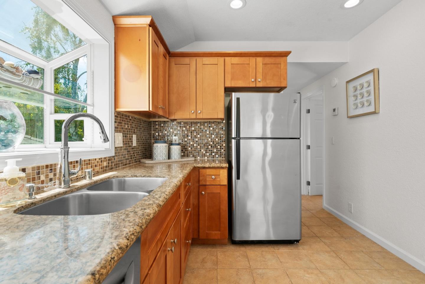Detail Gallery Image 19 of 47 For 407 Seabright Ave, Santa Cruz,  CA 95062 - 3 Beds | 2 Baths