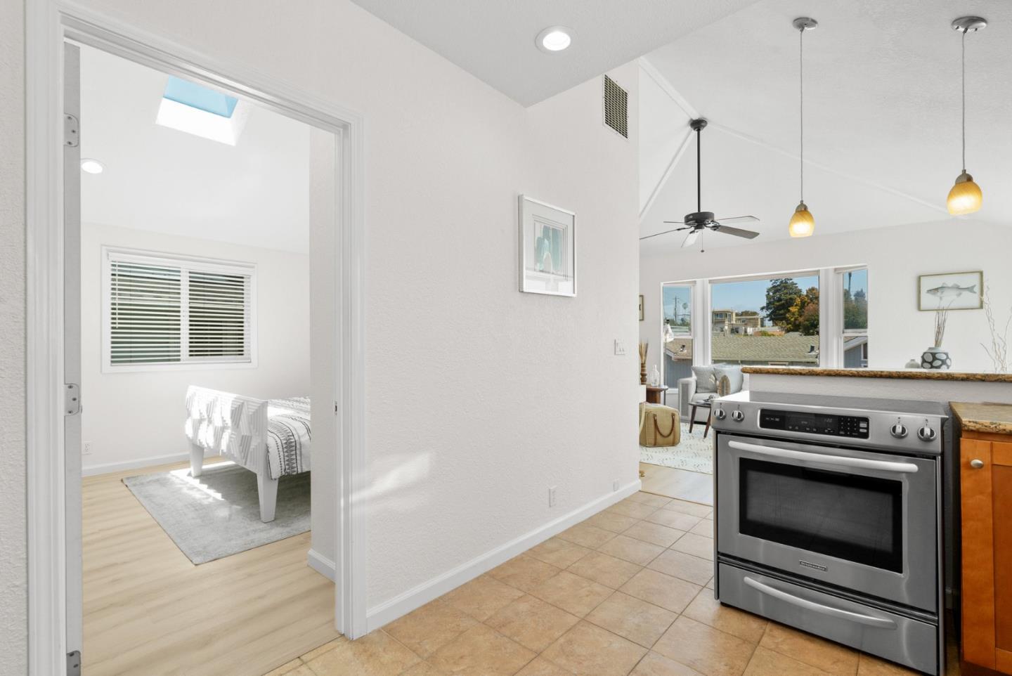 Detail Gallery Image 20 of 47 For 407 Seabright Ave, Santa Cruz,  CA 95062 - 3 Beds | 2 Baths