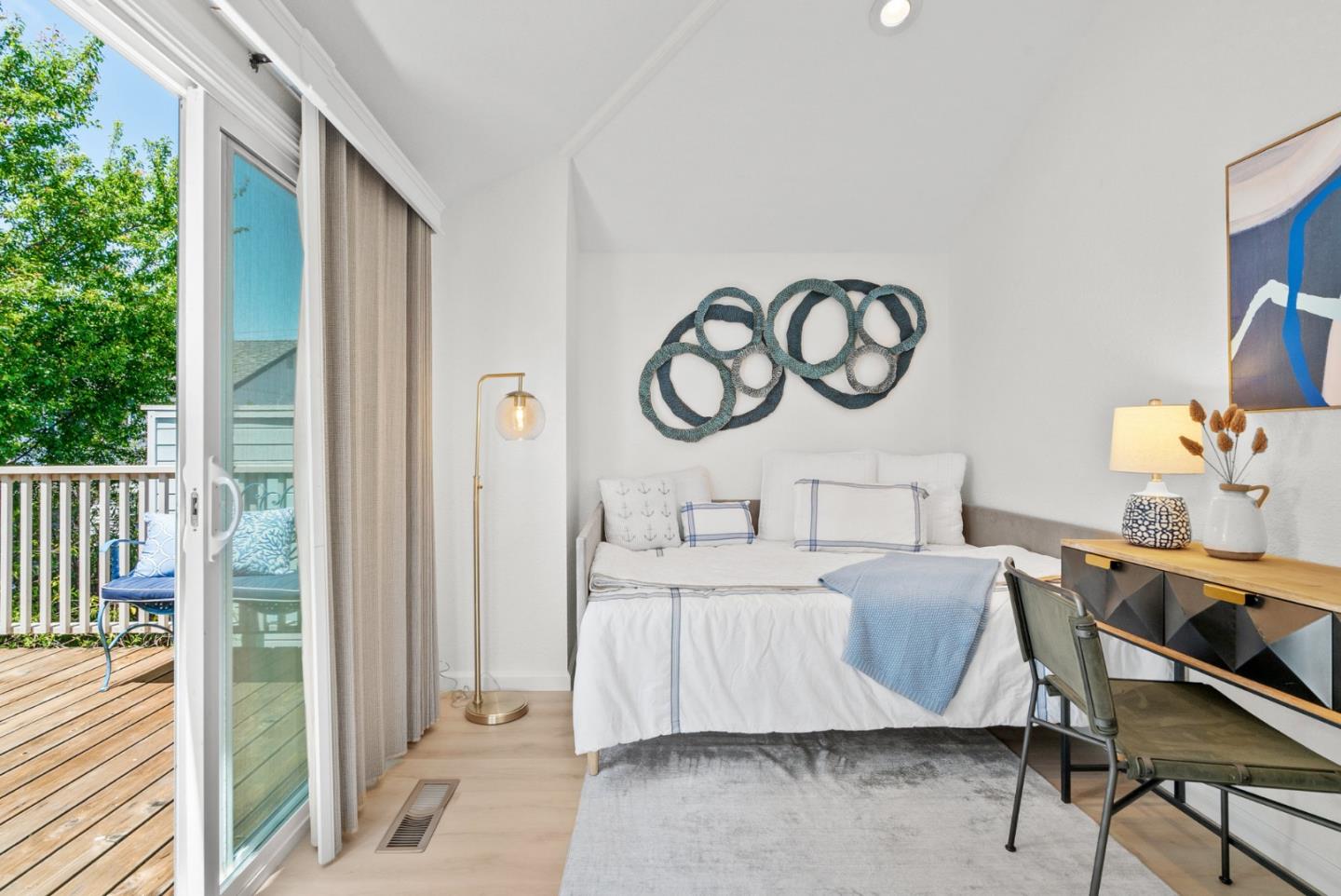 Detail Gallery Image 25 of 47 For 407 Seabright Ave, Santa Cruz,  CA 95062 - 3 Beds | 2 Baths