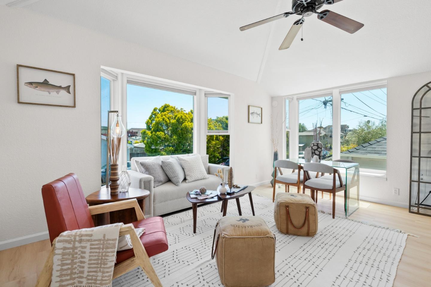 Detail Gallery Image 3 of 47 For 407 Seabright Ave, Santa Cruz,  CA 95062 - 3 Beds | 2 Baths