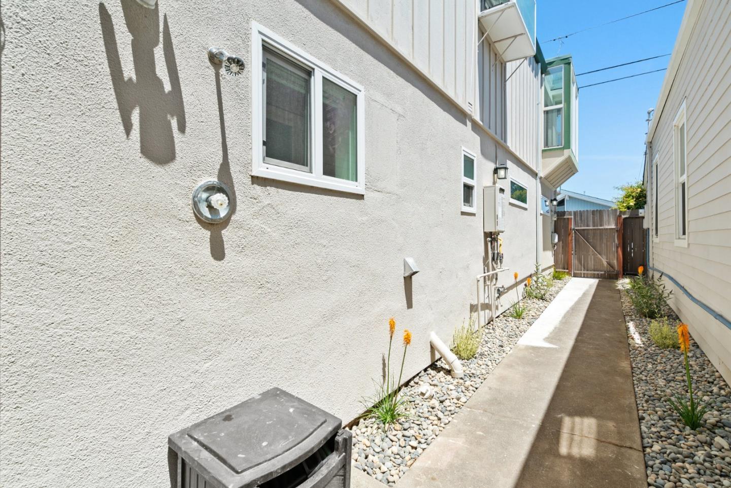 Detail Gallery Image 31 of 47 For 407 Seabright Ave, Santa Cruz,  CA 95062 - 3 Beds | 2 Baths