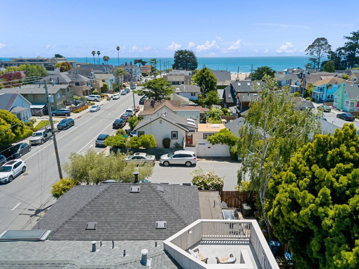 Detail Gallery Image 39 of 47 For 407 Seabright Ave, Santa Cruz,  CA 95062 - 3 Beds | 2 Baths